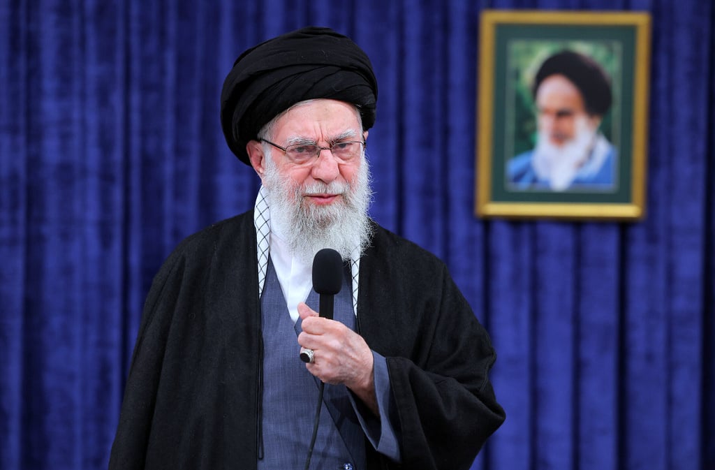 Report: Khamenei planning for assassination scenario, appoints Larijani to key role