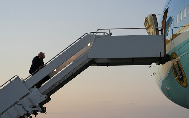 US President Donald Trump and first lady Melania Trump board Air Force One at Palm Beach International Airport in West Palm Beach, Florida, Feb. 16, 2026. (AP Photo/Matt Rourke) US President Donald Trump and first lady Melania Trump board Air Force One at Palm Beach International Airport in West Palm Beach, Florida, Feb. 16, 2026. (AP Photo/Matt Rourke)