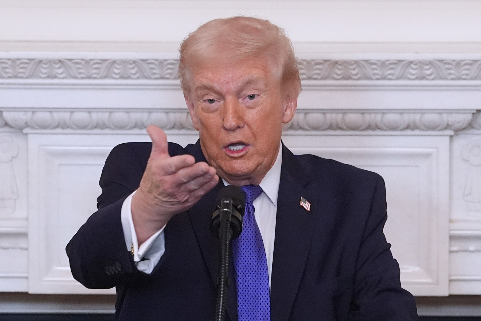 Trump says he will raise US global tariff rate from 10% to 15%