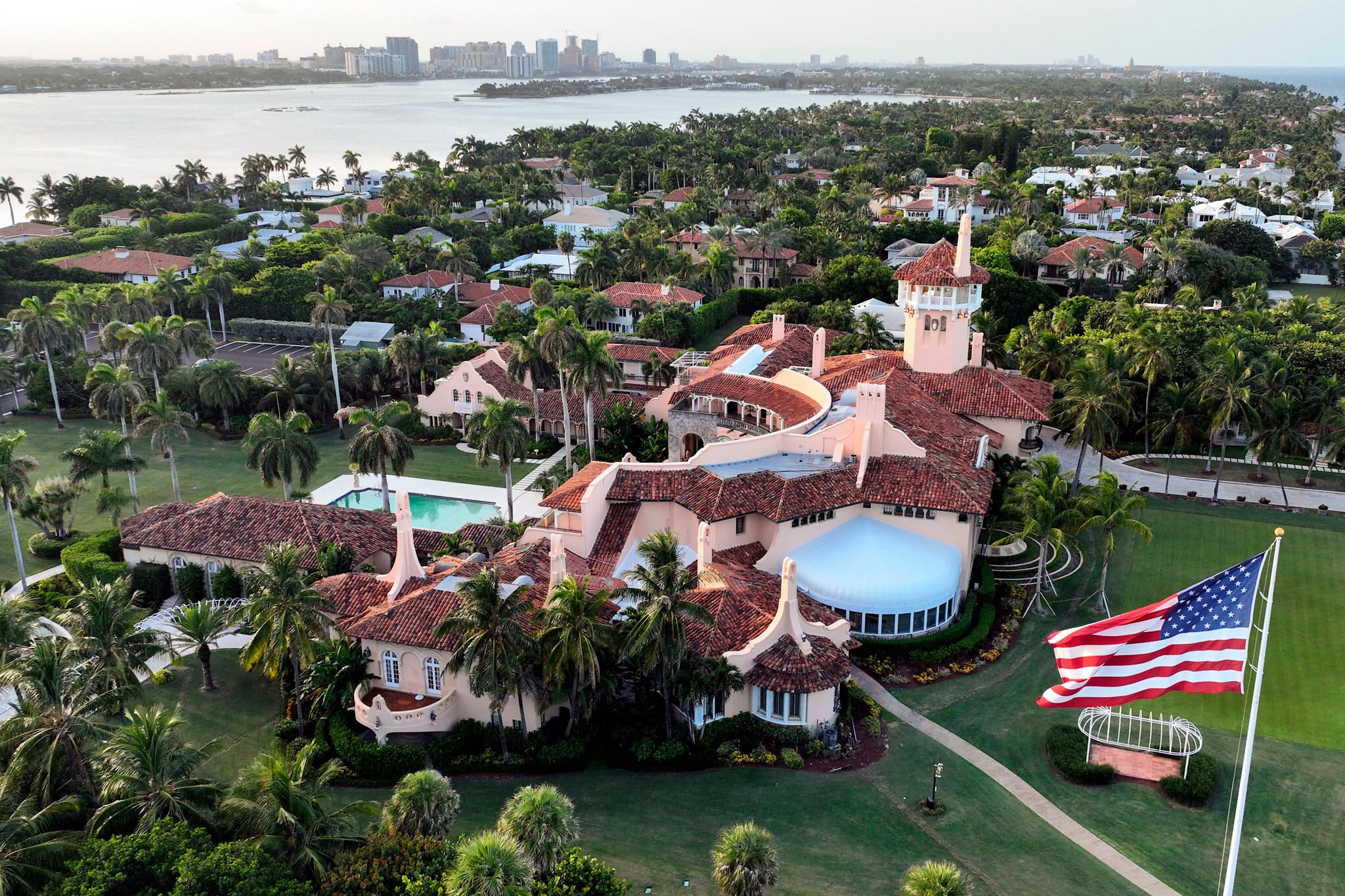 US Secret Service kills armed man trying to enter Trump’s Mar-a-Lago Florida estate