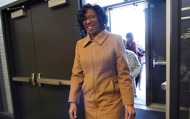 Chicago Treasurer Melissa Conyears-Ervin smiles as she walks into Marshall Metro high school to vote in Chicago, March 19, 2024. (AP Photo/Nam Y. Huh, File) Chicago Treasurer Melissa Conyears-Ervin smiles as she walks into Marshall Metro high school to vote in Chicago, March 19, 2024. (AP Photo/Nam Y. Huh, File)