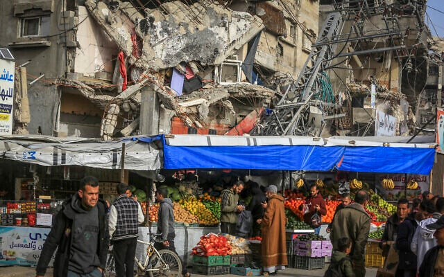 Palestinians shop at a market in Khan Younis, in the southern Gaza Strip, January 30, 2026. (Abed Rahim Khatib/Flash9) Palestinians shop at a market in Khan Younis, in the southern Gaza Strip, January 30, 2026. (Abed Rahim Khatib/Flash9)