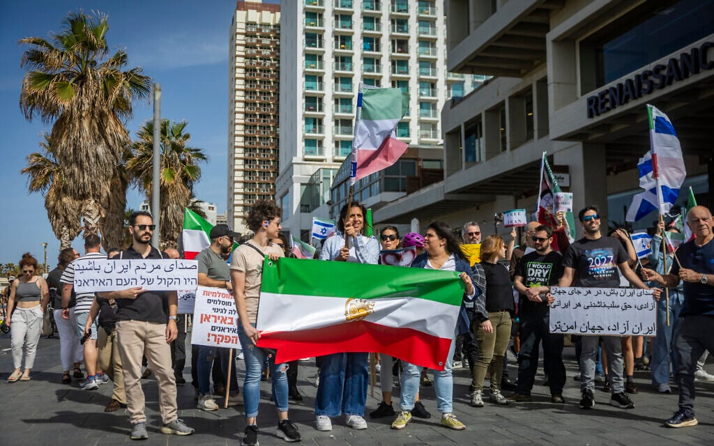Members of the Iranian Jewish community in Israel and supporters protest in support of the Iranian people near the US Embassy Branch Office in Tel Aviv, February 13, 2026. (Chaim Goldberg/Flash90) Members of the Iranian Jewish community in Israel and supporters protest in support of the Iranian people near the US Embassy Branch Office in Tel Aviv, February 13, 2026. (Chaim Goldberg/Flash90)
