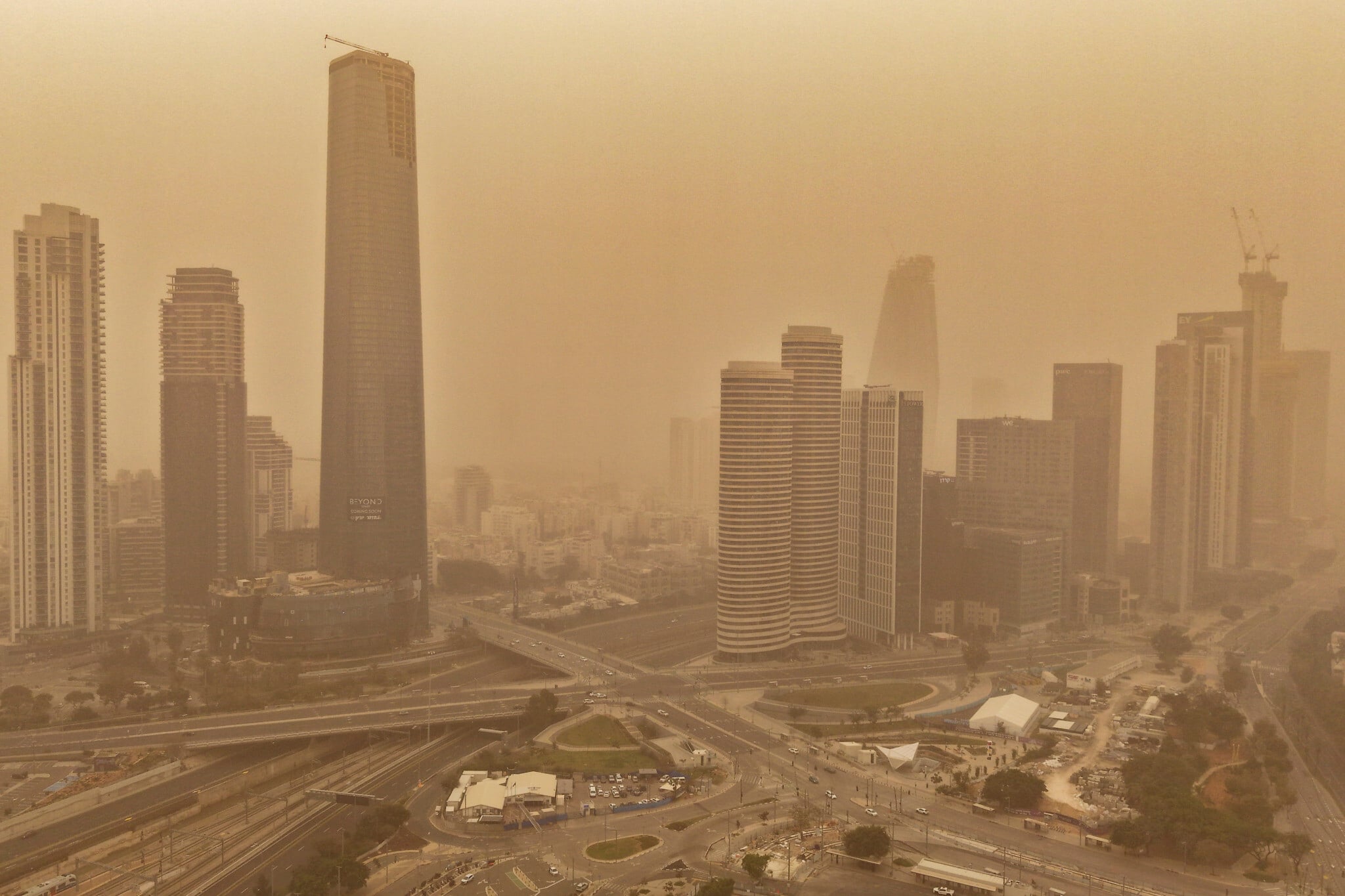 Severe dust storm pushes Jerusalem, Tel Aviv to top of global pollution index