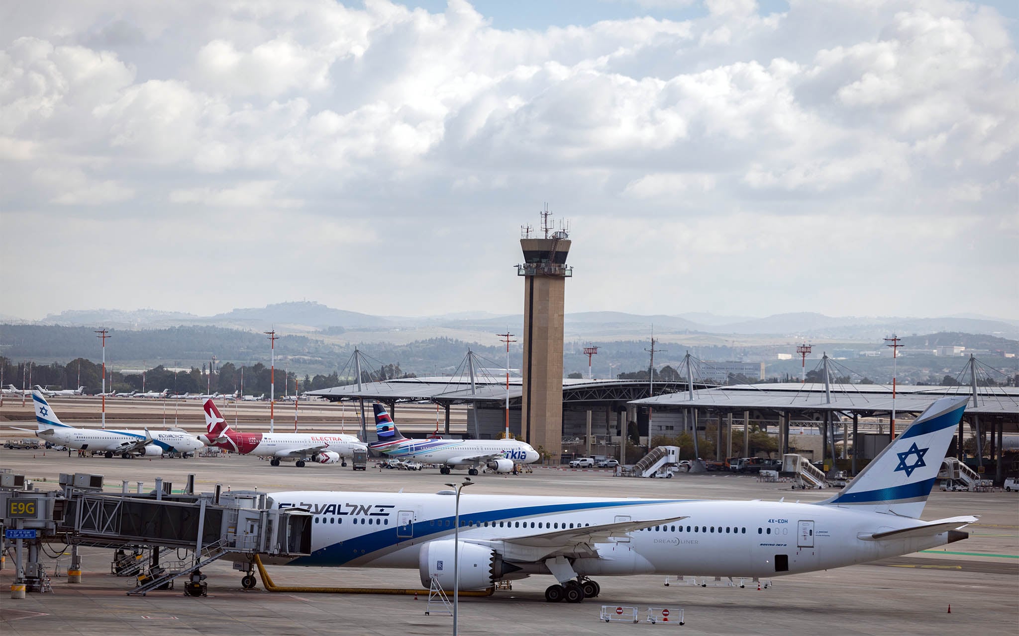 El Al readies rescue flights as Israel set to gradually reopen airspace next week