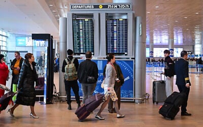Illustrative: Travelers are seen at the Ben Gurion International airport near Tel Aviv, February 26, 2026. (Avshalom Sassoni/Flash90)