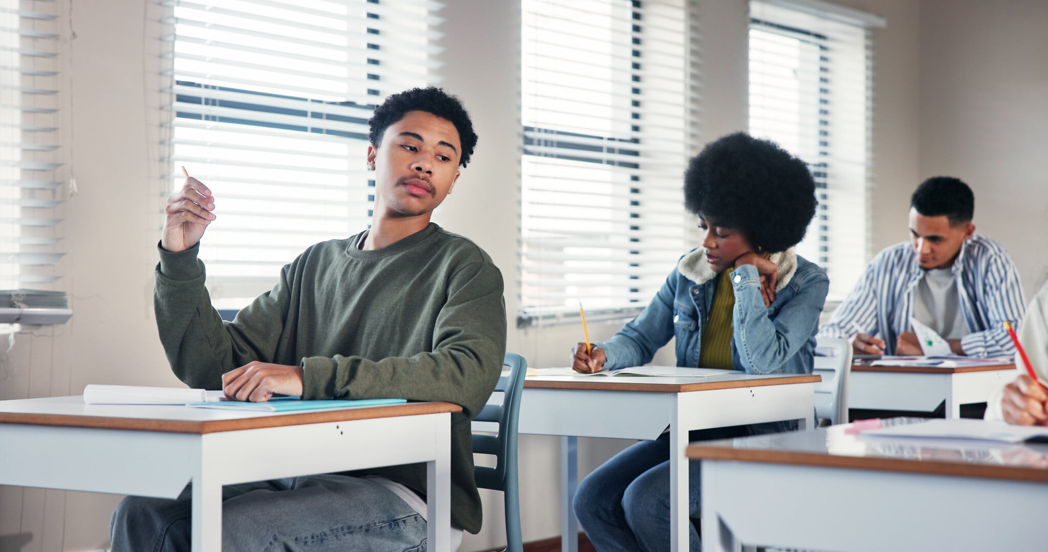 Radical online content derails students hungry for info on Middle East conflict, study finds