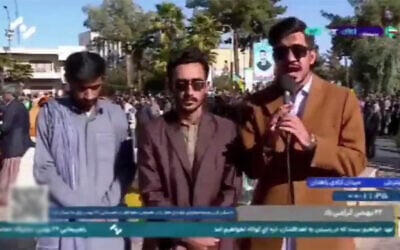 Musab Rasoulizad (right) reporting from Iran's southeastern Sistan-Baluchistan province during the anniversary of the Islamic Revolution, February 11, 2026. (X video screenshot: used in accordance with Clause 27a of the Copyright Law)