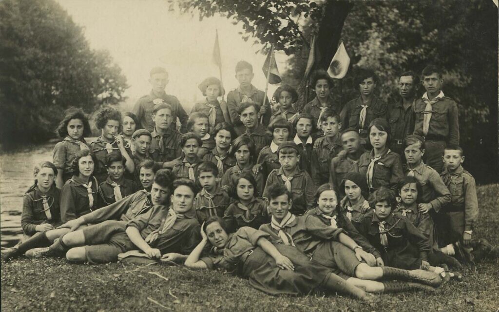 Postcard sent from Hano'ar Hatzioni Zionist youth summer camp in Poland, dated July 16, 1934, donated by Nehama Even-Nur. (Courtesy of Yad Vashem Photo Archive, 8985/1)