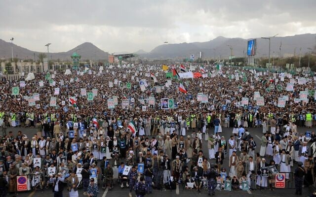 Houthis rally in solidarity with Iran and Lebanon, amid the US-Israeli conflict with Iran, in the Yemeni capital Sanaa on March 6, 2026. (Mohammed HUWAIS / AFP)