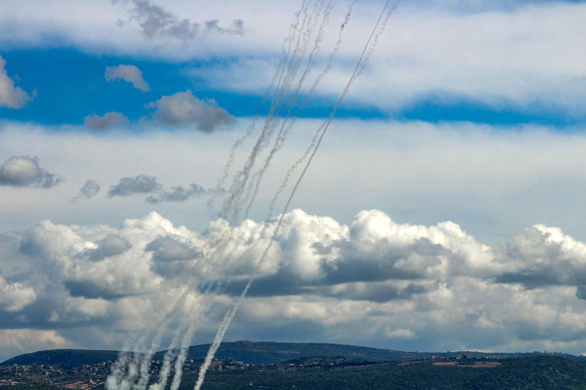 IDF soldier killed in Hezbollah gunfight; terror group fires rockets ...