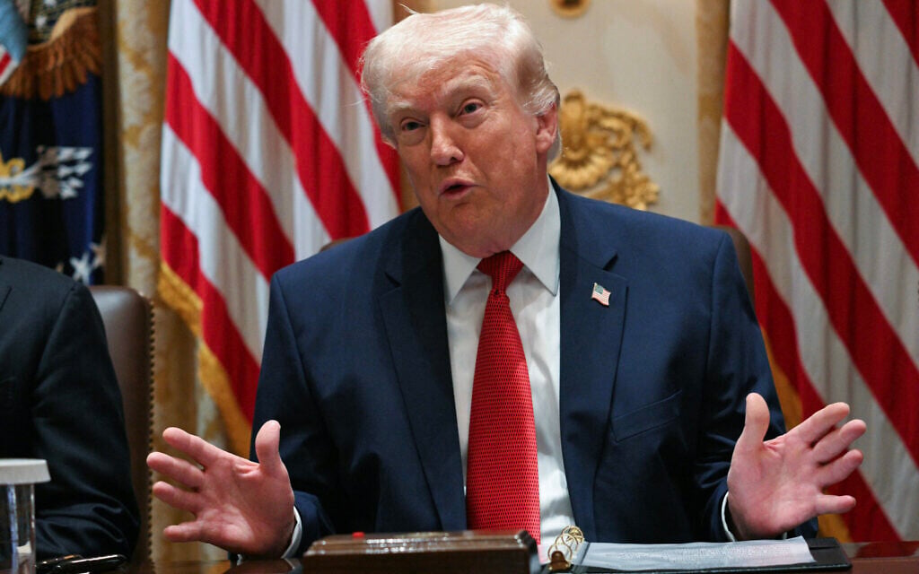 US President Donald Trump speaks during a cabinet meeting in the Cabinet Room of the White House on March 26, 2026. (Jim WATSON / AFP)