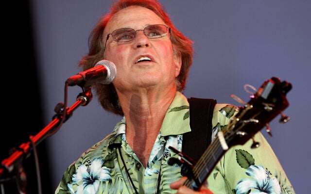 Country singer Joe McDonald plays during the Heros of Woodstock concert at Bethel Woods Center for the Arts in Bethel, New York, August 15, 2009, marking the 40th anniversary of the original 1969 Woodstock concert. (AP Photo/Craig Ruttle, File) Country singer Joe McDonald plays during the Heros of Woodstock concert at Bethel Woods Center for the Arts in Bethel, New York, August 15, 2009, marking the 40th anniversary of the original 1969 Woodstock concert. (AP Photo/Craig Ruttle, File)