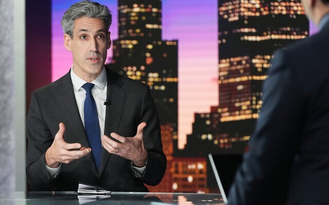 Democratic candidate for Congress, Evanston Mayor Daniel Biss, speaks during a U.S. House 9th District primary debate, in Chicago, Wednesday, February 25, 2026. (AP Photo/Nam Y. Huh) Democratic candidate for Congress, Evanston Mayor Daniel Biss, speaks during a U.S. House 9th District primary debate, in Chicago, Wednesday, February 25, 2026. (AP Photo/Nam Y. Huh)