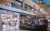 Israelis at the Azrieli shopping mall in Givatayim near Tel Aviv, where stores opened after staying closed for a few days amidst the ongoing Israel-US war with Iran, March 6, 2026. (Miriam Alster/FLASH90)