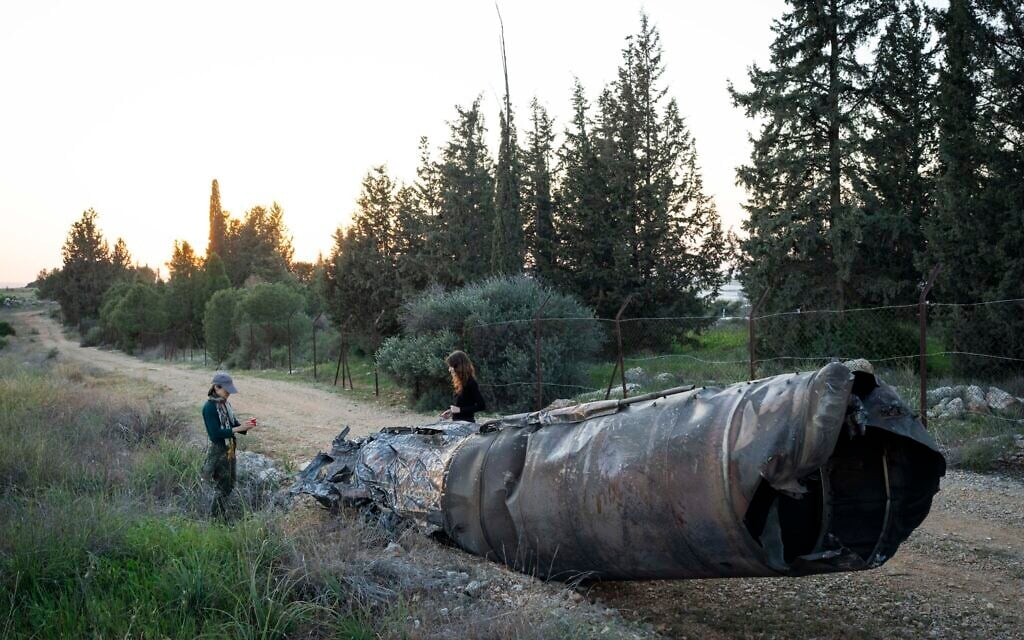 The fuel tank section of an Iranian ballistic missile that crashed down in a field in central Israel, March 10, 2026. (Flash90)