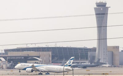 Airplanes depart from the Ben Gurion International Airport during the US-Israel war with Iran, March 16, 2026. (Yossi Aloni/Flash90)