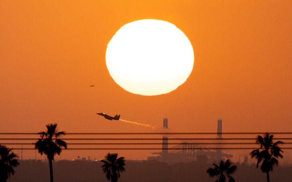 An Israeli Air Force fighter jet in central Israel amid a war with Iran, March 29, 2026. (Nati Shohat/Flash90)