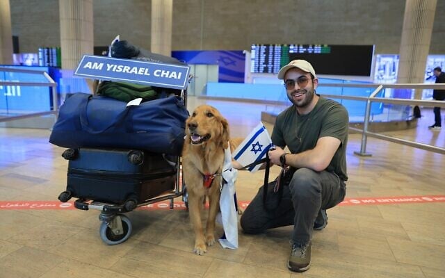 Sami Rahamim and his dog Bamba arrive at Ben Gurion airport, March 25, 2026 (Yonit Schiller) Sami Rahamim and his dog Bamba arrive at Ben Gurion airport, March 25, 2026 (Yonit Schiller)