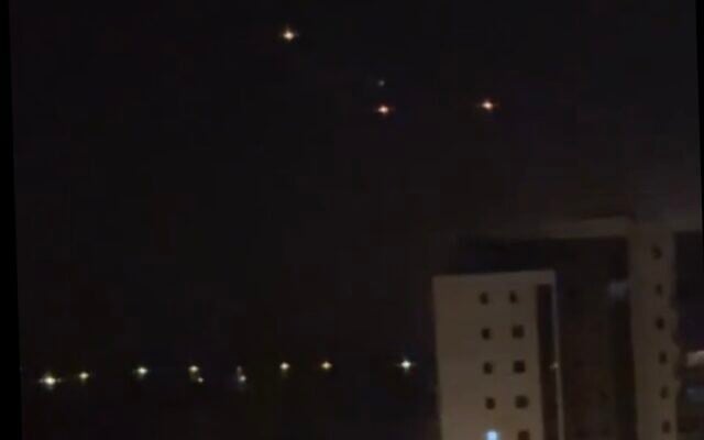 Interceptors are fired at a Hezbollah missile launched from Lebanon at the southern port city of Ashdon, April 10, 2026. (X screenshot) Interceptors are fired at a Hezbollah missile launched from Lebanon at the southern port city of Ashdon, April 10, 2026. (X screenshot)