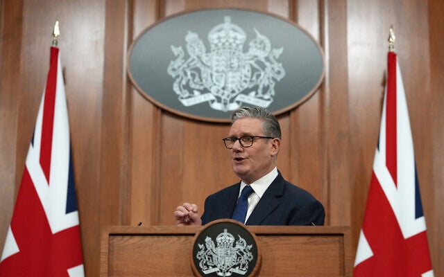 Britain's Prime Minister Keir Starmer speaks during a press conference at Downing Street in London, April 1, 2026. (AP Photo/Frank Augstein)
