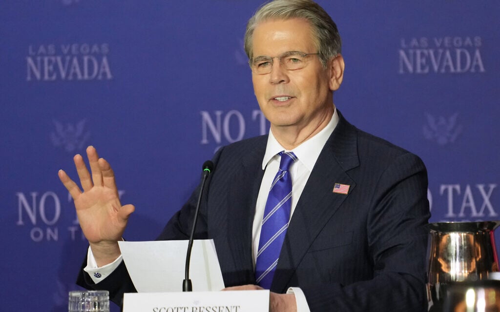 US imposes new sanctions against suppliers of weapons to Iran