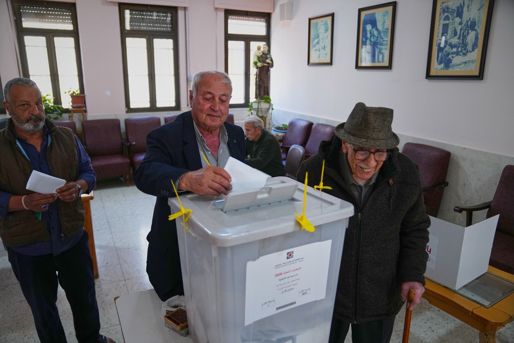 Turnout low as Palestinians in West Bank and Gaza vote in local elections
