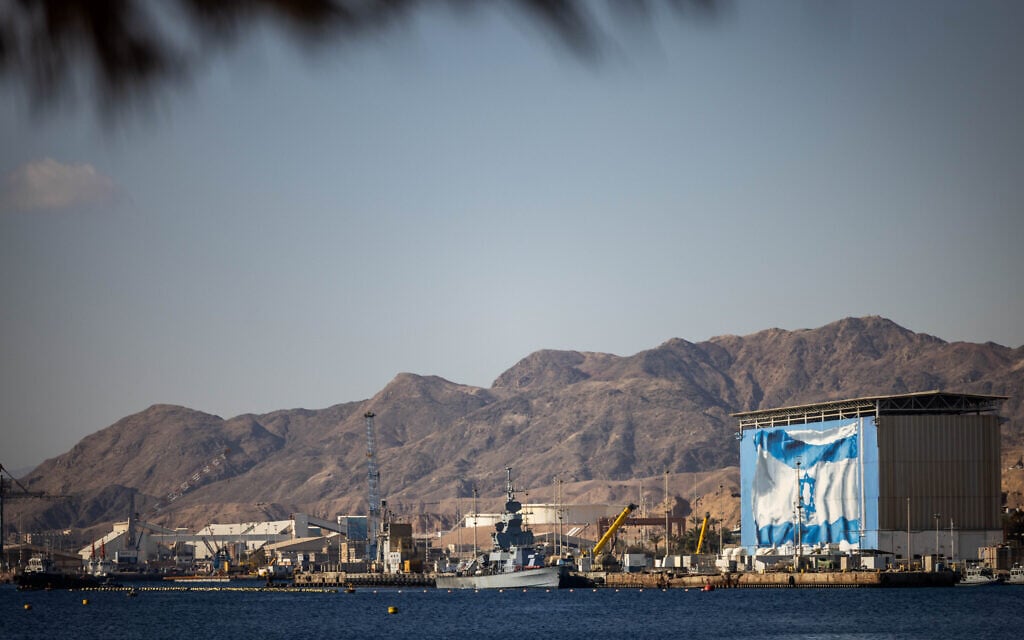 An Israeli Sa'ar 6-class corvette war ship with an Iron Dome missile battery patrols off the shore of Eilat, February 10, 2025. (Chaim Goldberg/Flash90)