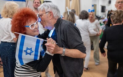 Illustrative: People celebrate an Independence Day party at the Reich Community Center for senior citizens of the Tel Aviv-Jaffa Municipality in Tel Aviv, April 22, 2026. (Dor Pazuelo/Flash90)