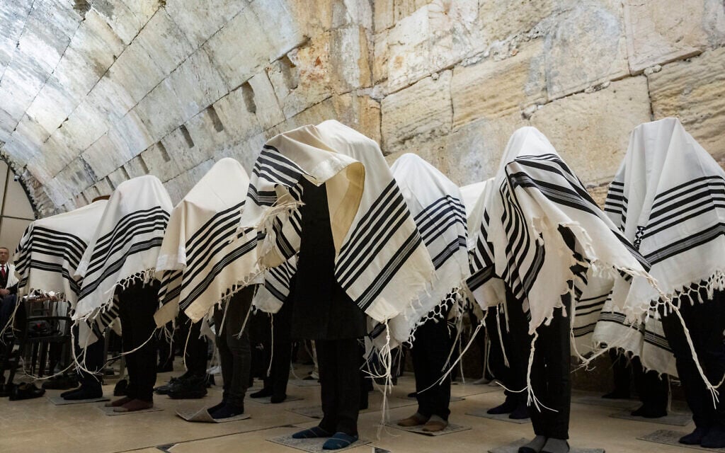 Limited Passover and Easter ceremonies held at Jerusalem holy sites amid war restrictions