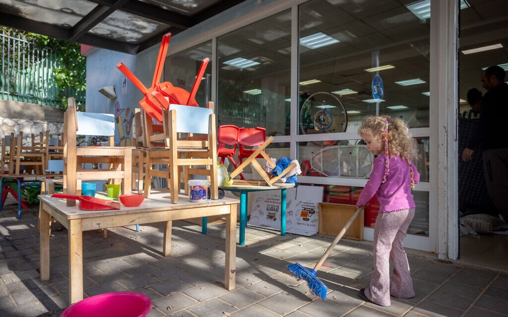 School to reopen across most of Israel Thursday as wartime restrictions eased