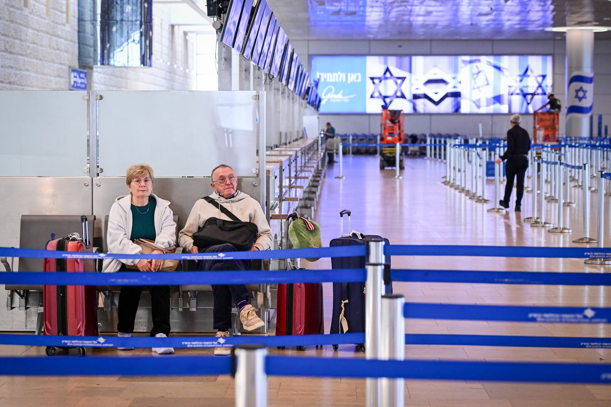 Comptroller pans government for failing to plan for air travel turbulence during war