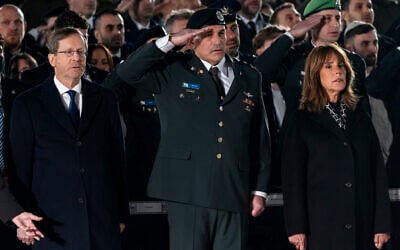 President Isaac Herzog and IDF Chief of Staff Eyal Zamir at a Memorial Day ceremony at the Western Wall, April 20, 2026. (Chaim Goldberg/Flash90)