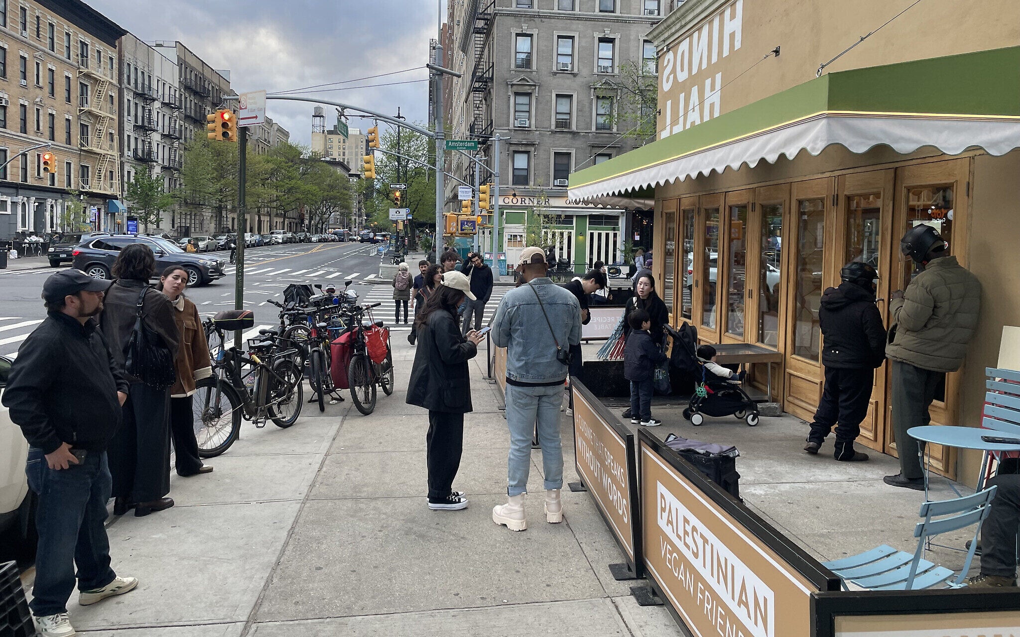 NYC Hinds Hall Palestinian eatery has good hummus, wipes Israel off its menu maps