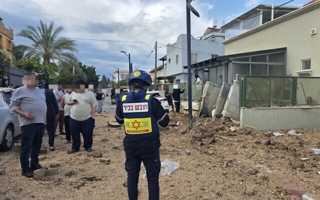 Damage cause by an Iranian cluster bomb impact in central Israel, April 7, 2026. (Magen David Adom)