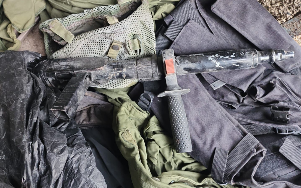 A makeshift gun found at the home of a Palestinian terrorist in the West Bank village of Fuqeiqis, April 18, 2026. (Israel Defense Forces) A makeshift gun found at the home of a Palestinian terrorist in the West Bank village of Fuqeiqis, April 18, 2026. (Israel Defense Forces)
