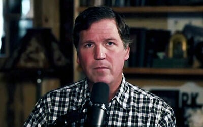 Right-wing podcaster Tucker Carlson during an interview with Channel 13, May 19, 2026. (Screenshot)