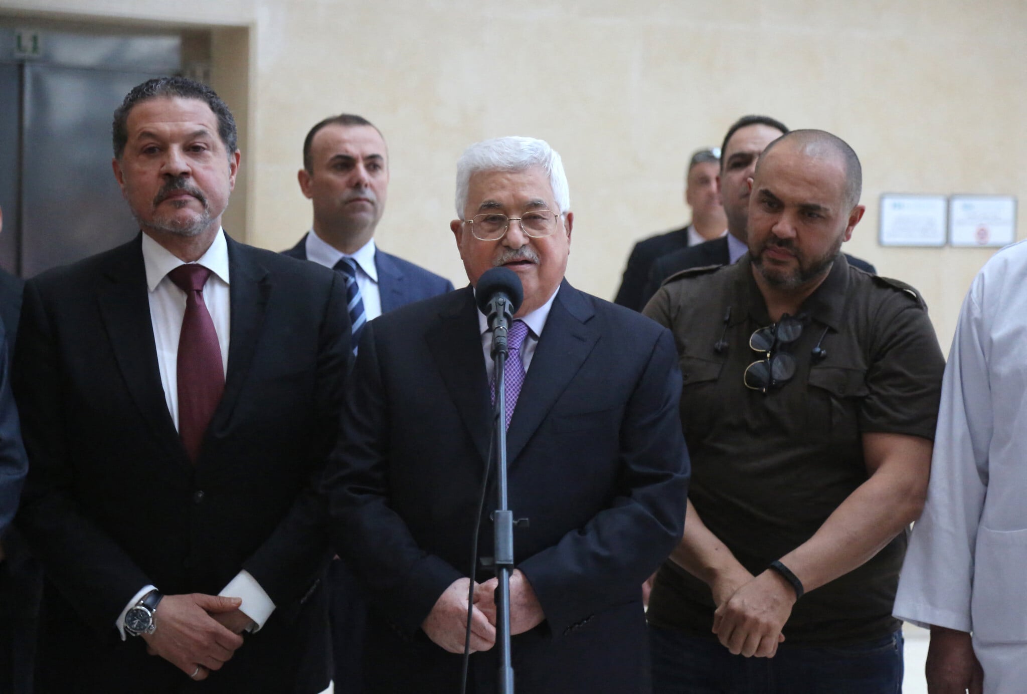 Abbas seen positioning son for Palestinian leadership, dismaying those seeking new blood