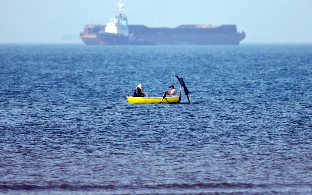 Iran restarts attacks on UAE as US fights to restore traffic in Strait of Hormuz