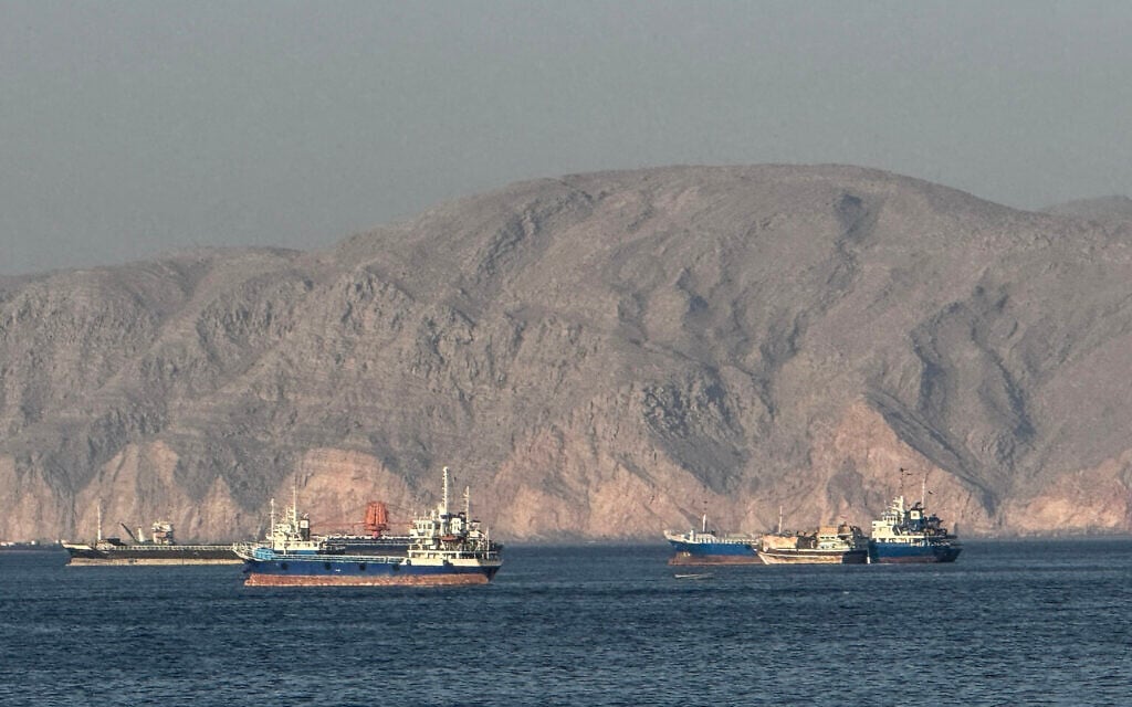 Report: US has allowed some tankers from Qatar to cross Hormuz despite payments to Iran