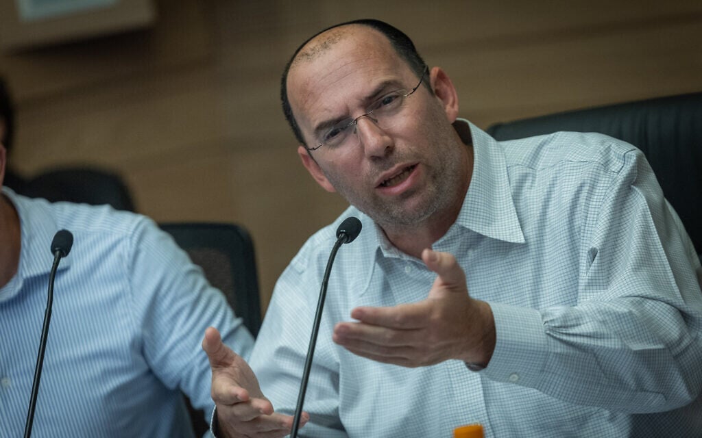 MK Simcha Rothman chairs a meeting of the Knesset Constitution, Law and Justice Committee, May 19, 2026. (Yonatan Sindel/Flash90)