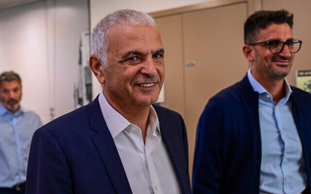 Former Finance Minister Moshe Kahlon arrives for a hearing at the Tel Aviv District Court, May 31, 2026 (Avshalom Sassoni/Flash90)