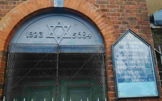 The scene of an apparent arson attack targeting a former synagogue on London's Nelson Street, May 5, 2026. (Shomrim.) The scene of an apparent arson attack targeting a former synagogue on London's Nelson Street, May 5, 2026. (Shomrim.)