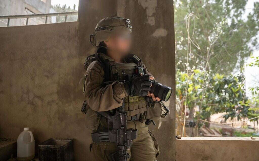 IDF combat photographer Staff Sgt. Sh. (Israel Defense Forces) IDF combat photographer Staff Sgt. Sh. (Israel Defense Forces)