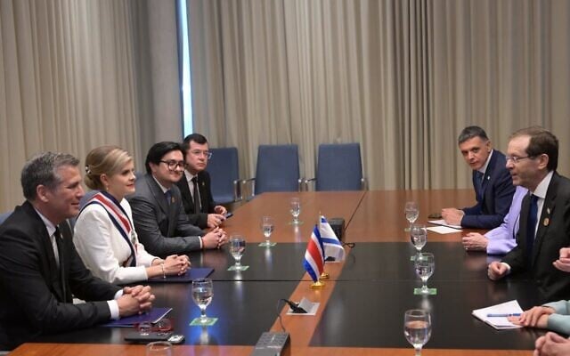 President Isaac Herzog and his team (right) meet with Costa Rica’s President Laura Fernández Delgado (second from left) and her team in Costa Rica, May 10, 2026. (Amos Ben Gershom/GPO)