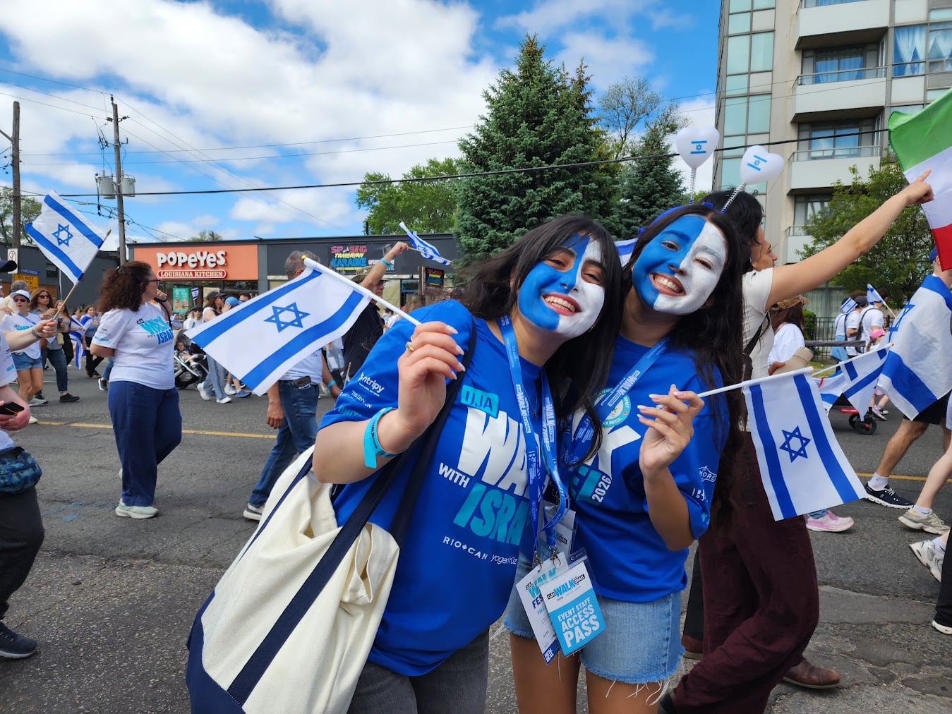 Record turnout for Toronto pro-Israel march as violent antisemitism spikes...