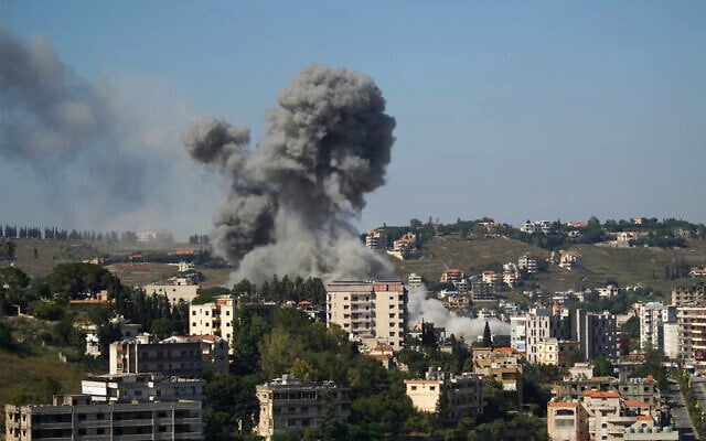 Smoke rises from the site of a string of Israeli airstrikes that hit targets in the southern Lebanese city of Nabatieh on June 20, 2026 (Abbas FAKIH / AFP)