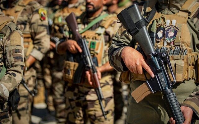 Members of the Saraya al-Salam Shiite militia attend a ceremony marking the start of the process of handing over their weapons to Iraqi state forces in Samarra, north of Baghdad, Iraq, June 4, 2026. (AP Photo/Anmar Khalil) Members of the Saraya al-Salam Shiite militia attend a ceremony marking the start of the process of handing over their weapons to Iraqi state forces in Samarra, north of Baghdad, Iraq, June 4, 2026. (AP Photo/Anmar Khalil)