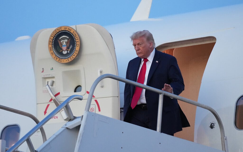 US President Donald Trump arrives on Air Force One, June 5, 2026, at Morristown Airport in Morristown, New Jersey. (AP Photo/Mark Schiefelbein)