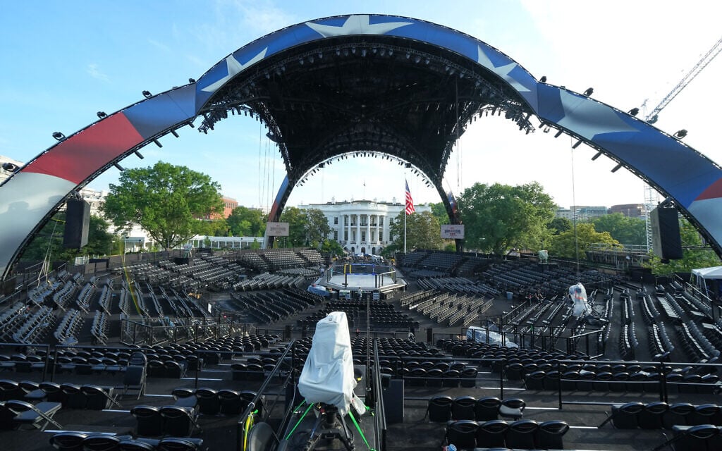 The arena for the UFC Freedom 250 fights on the South Lawn of the White House is photographed June 11, 2026, in Washington. (AP Photo/Alex Brandon)